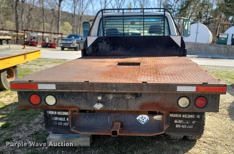 image for item MB9897 1986 Ford F350  flatbed pickup truck