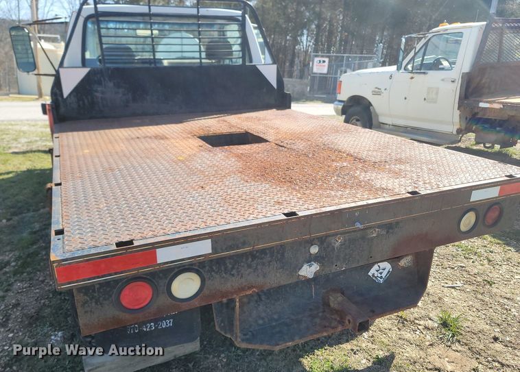 image for item MB9897 1986 Ford F350  flatbed pickup truck