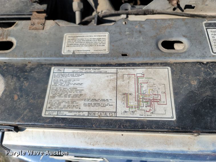 image for item MB9897 1986 Ford F350  flatbed pickup truck