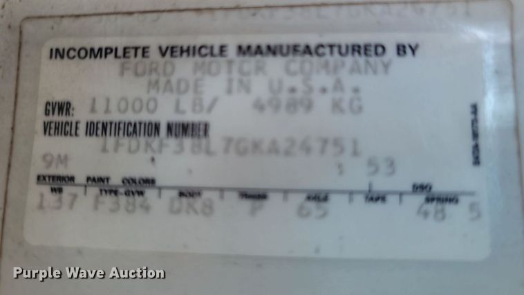 image for item MB9897 1986 Ford F350  flatbed pickup truck