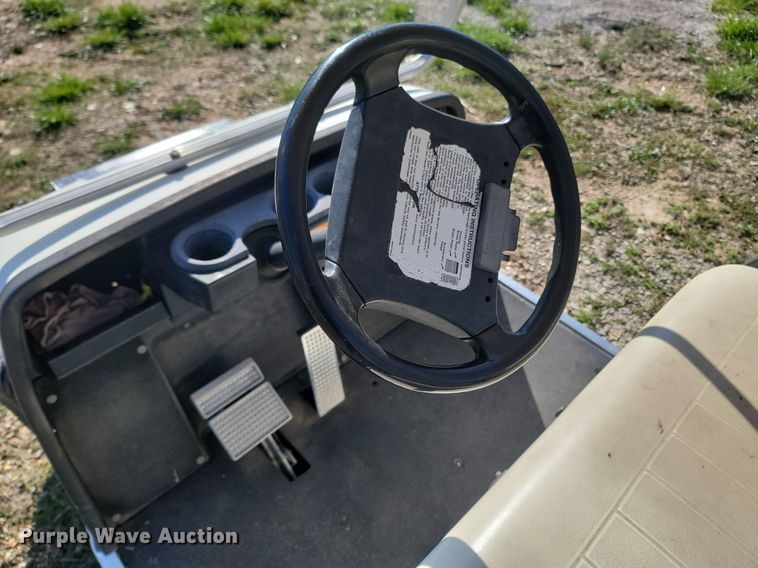 image for item MB9902 1996 Yamaha G16A  golf cart