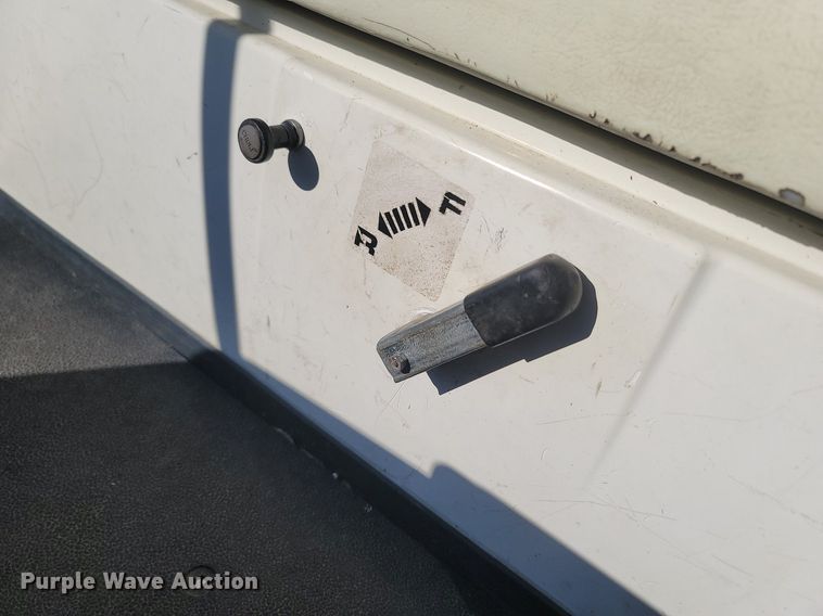 image for item MB9902 1996 Yamaha G16A  golf cart