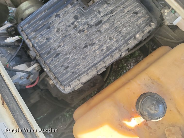 image for item MB9902 1996 Yamaha G16A  golf cart