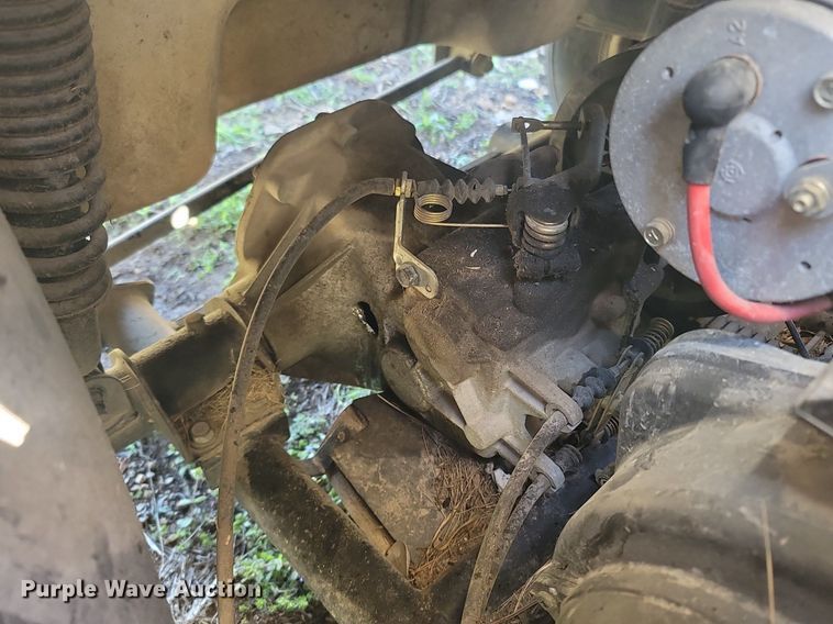 image for item MB9902 1996 Yamaha G16A  golf cart