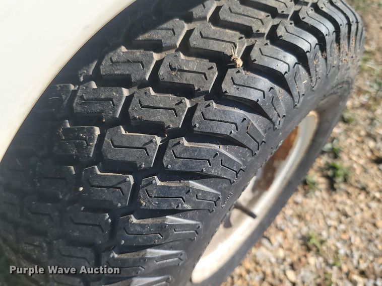 image for item MB9902 1996 Yamaha G16A  golf cart