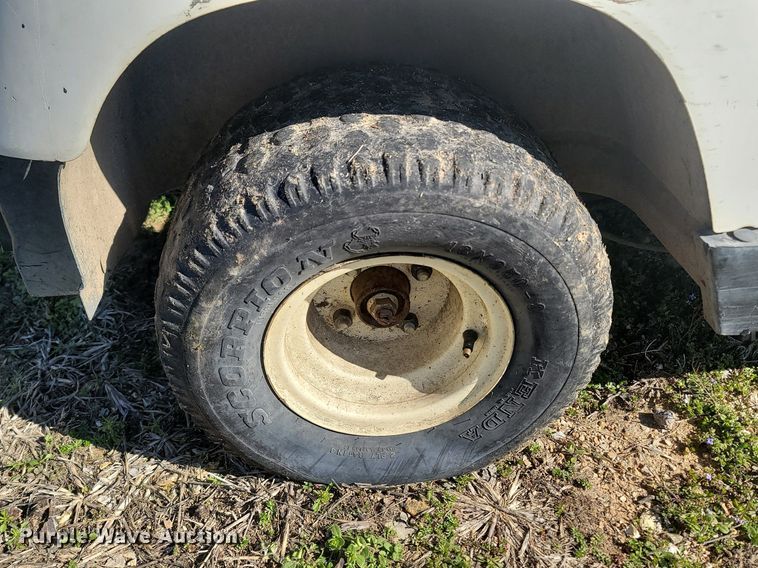 image for item MB9902 1996 Yamaha G16A  golf cart