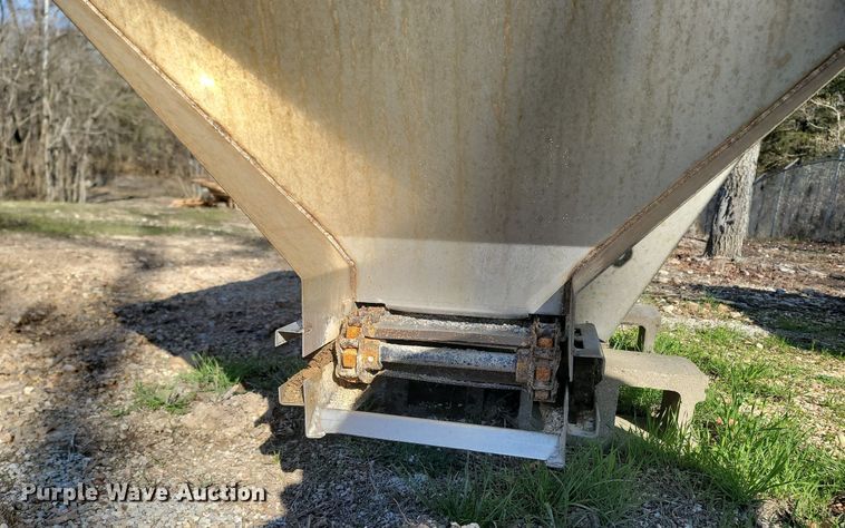 image for item MB9903 Hi-way Model P  salt spreader