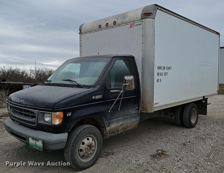 image for item MC9721 2000 Ford E350 Super Duty  box truck