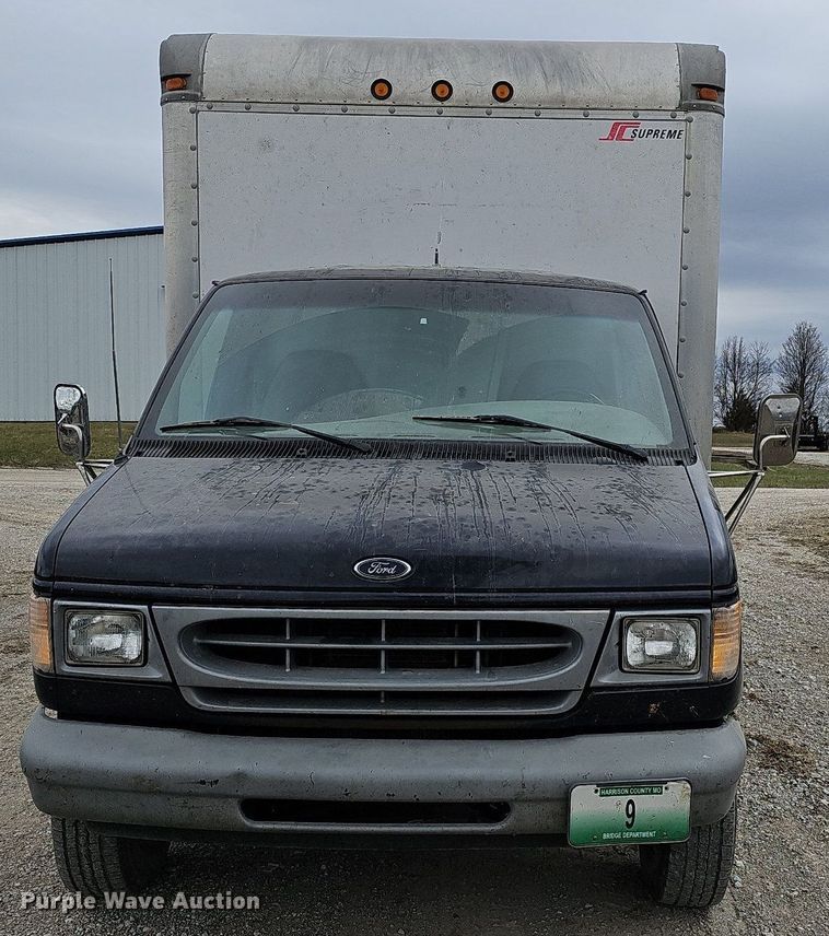 image for item MC9721 2000 Ford E350 Super Duty  box truck