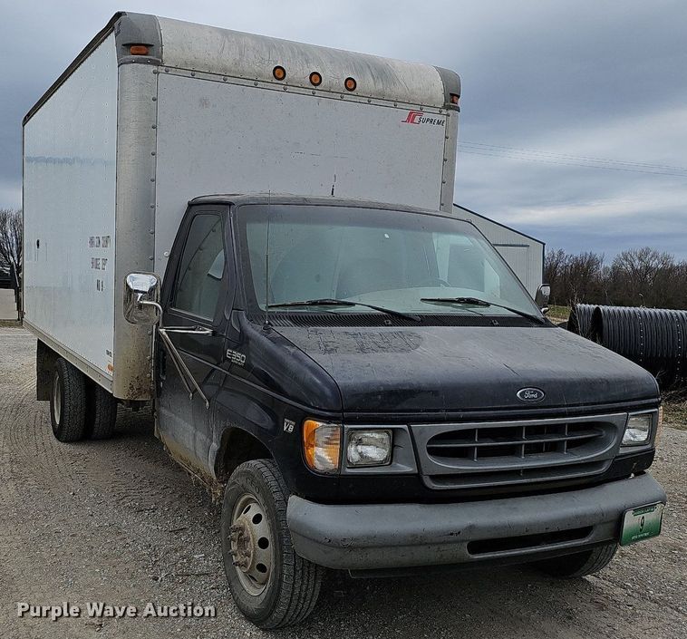 image for item MC9721 2000 Ford E350 Super Duty  box truck