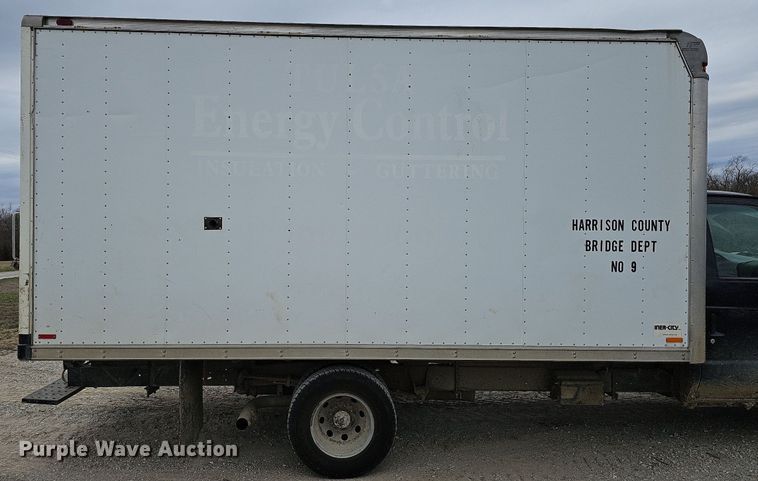 image for item MC9721 2000 Ford E350 Super Duty  box truck