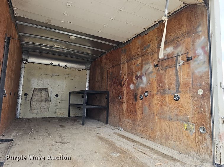 image for item MC9721 2000 Ford E350 Super Duty  box truck