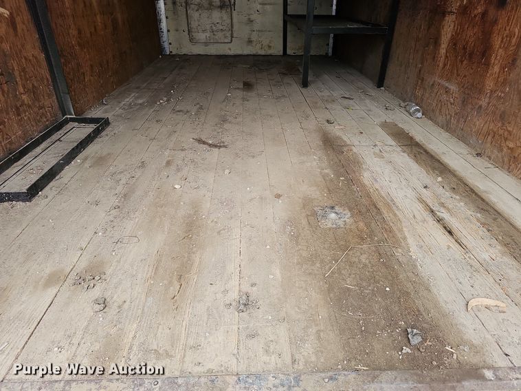 image for item MC9721 2000 Ford E350 Super Duty  box truck