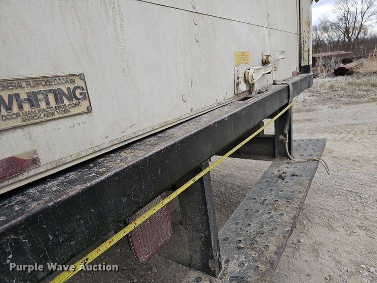 image for item MC9721 2000 Ford E350 Super Duty  box truck