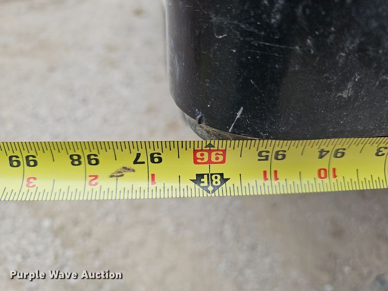 image for item MC9721 2000 Ford E350 Super Duty  box truck