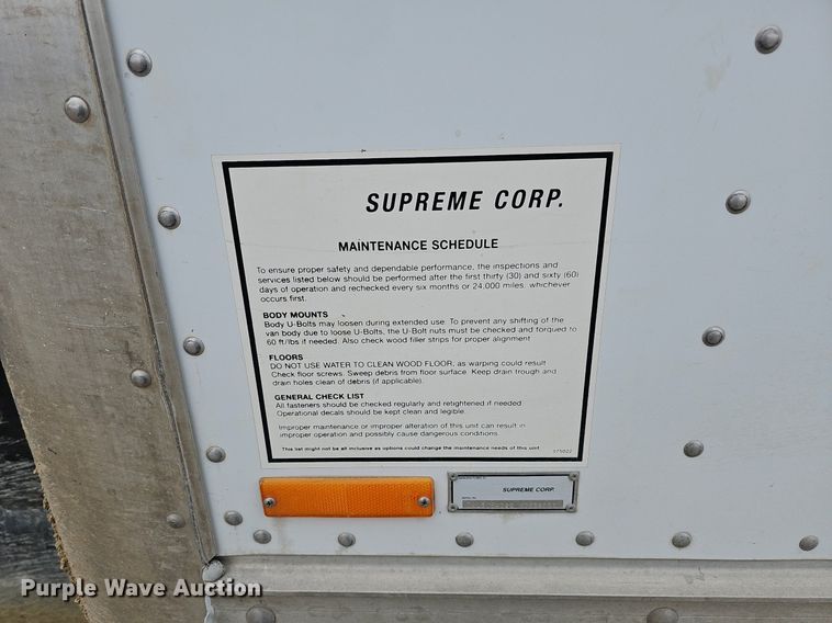 image for item MC9721 2000 Ford E350 Super Duty  box truck