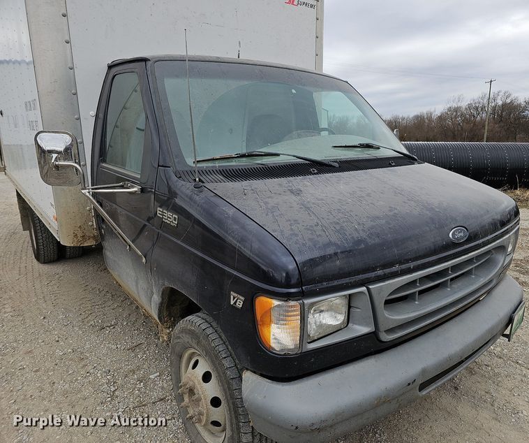 image for item MC9721 2000 Ford E350 Super Duty  box truck