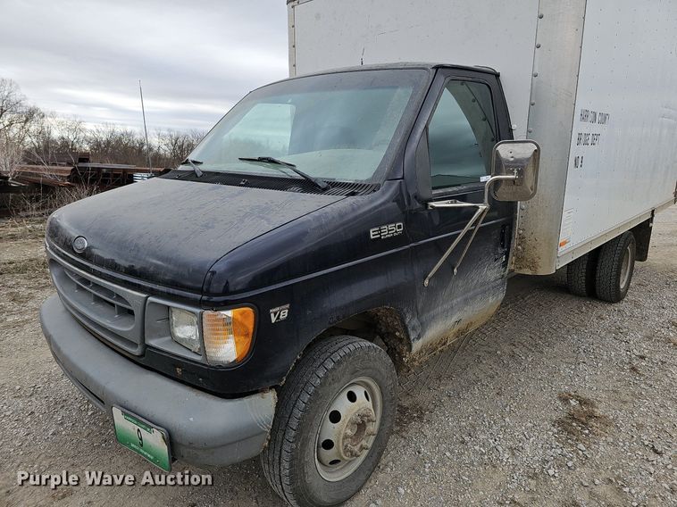 image for item MC9721 2000 Ford E350 Super Duty  box truck