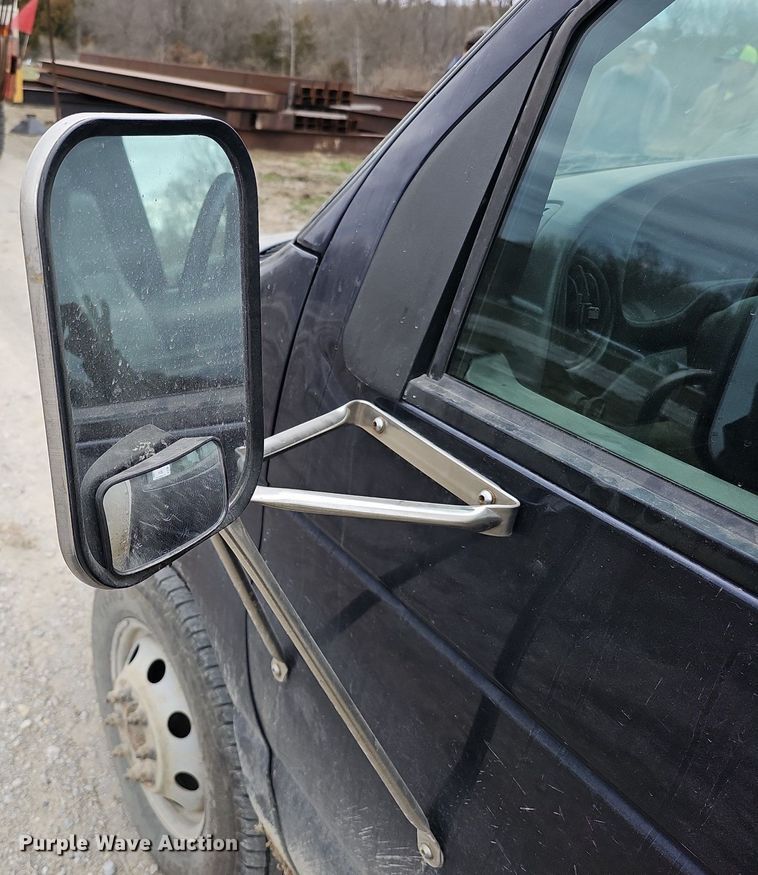 image for item MC9721 2000 Ford E350 Super Duty  box truck