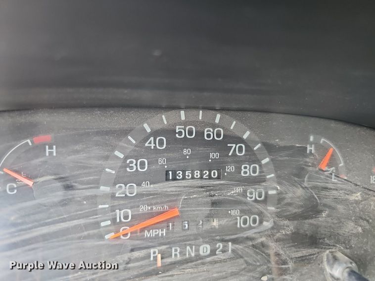 image for item MC9721 2000 Ford E350 Super Duty  box truck