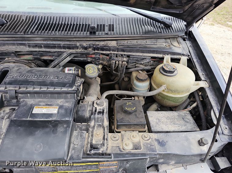 image for item MC9721 2000 Ford E350 Super Duty  box truck