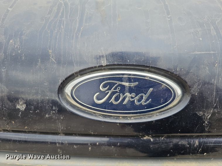 image for item MC9721 2000 Ford E350 Super Duty  box truck