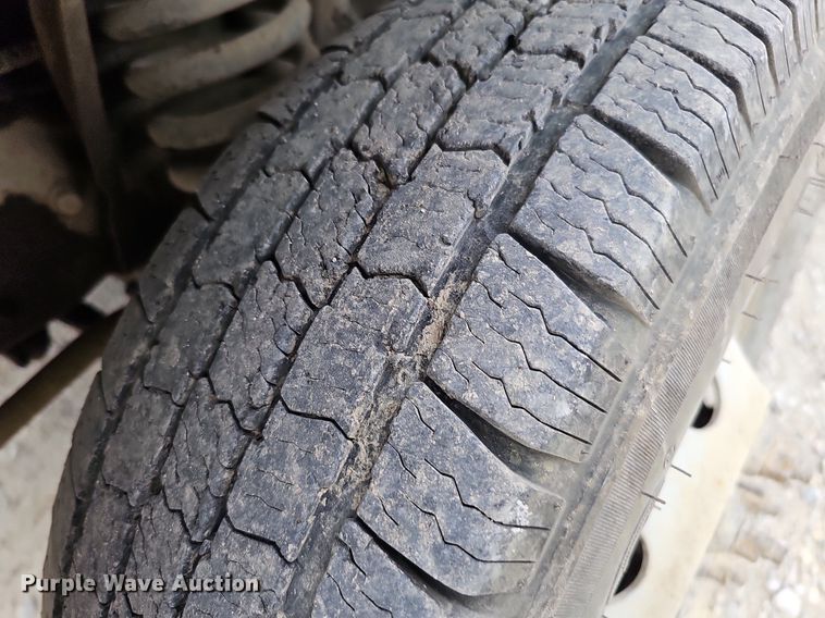 image for item MC9721 2000 Ford E350 Super Duty  box truck