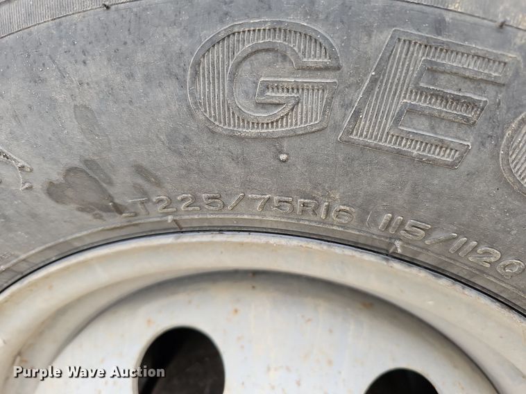 image for item MC9721 2000 Ford E350 Super Duty  box truck