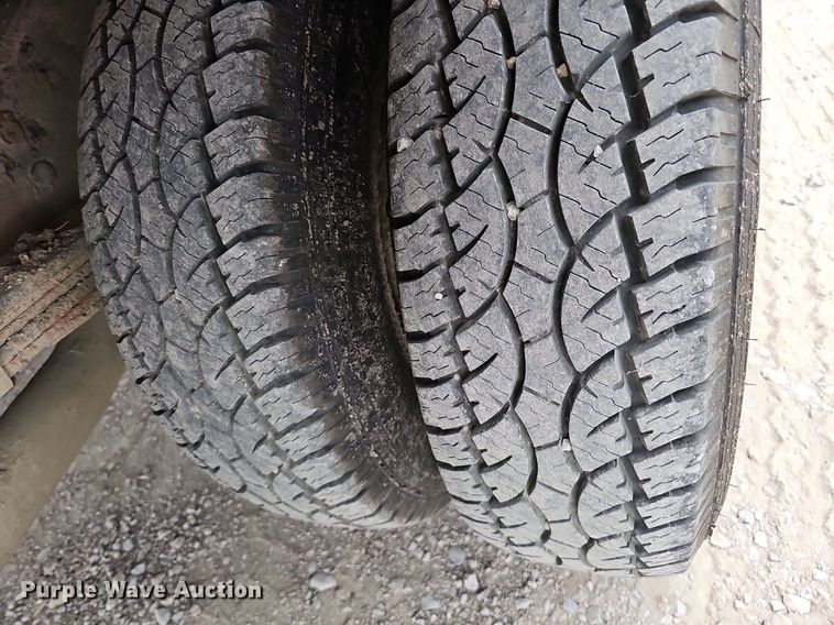 image for item MC9721 2000 Ford E350 Super Duty  box truck