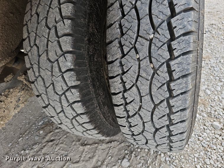 image for item MC9721 2000 Ford E350 Super Duty  box truck