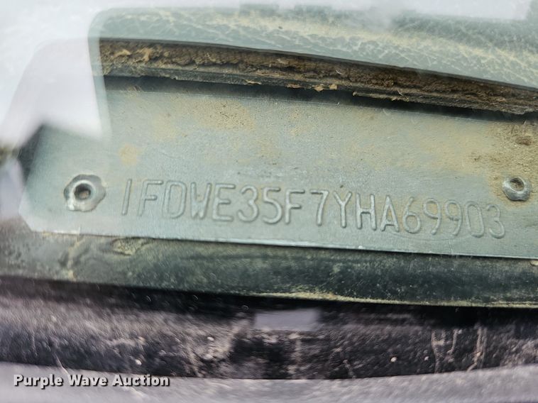 image for item MC9721 2000 Ford E350 Super Duty  box truck