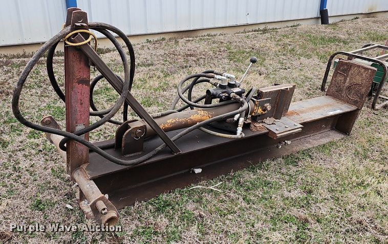 image for item MC9724 Ford I3-I0  log splitter