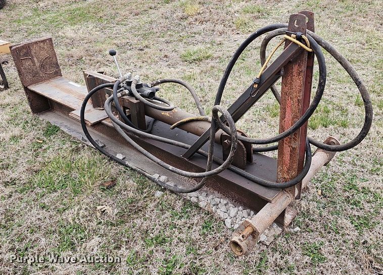 image for item MC9724 Ford I3-I0  log splitter
