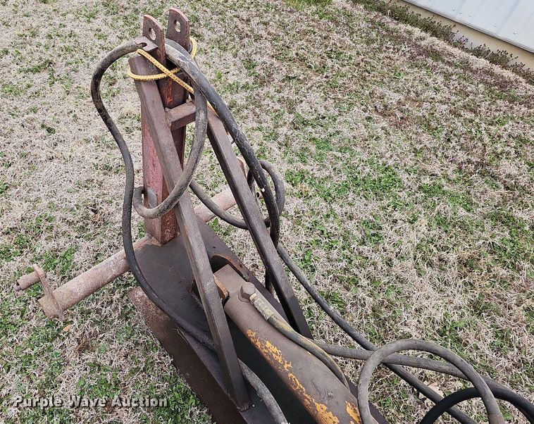 image for item MC9724 Ford I3-I0  log splitter