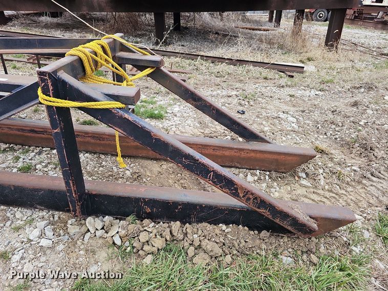 image for item MC9725 Pile driver