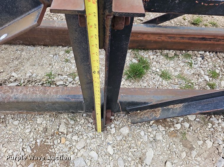 image for item MC9725 Pile driver