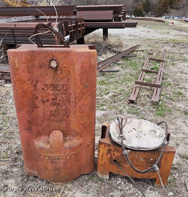 image for item MC9725 Pile driver