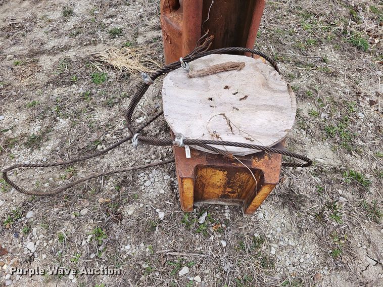 image for item MC9725 Pile driver