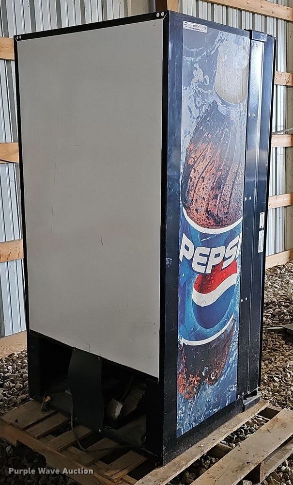 image for item MC9731 Dixie-Narco DN 501EMC/S11-9  vending machine