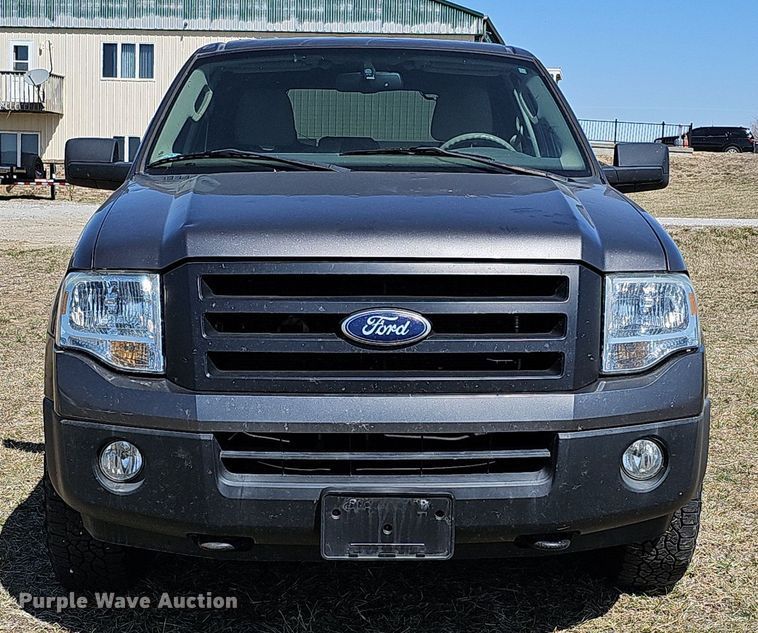 image for item MC9741 2010 Ford Expedition XLT  SUV