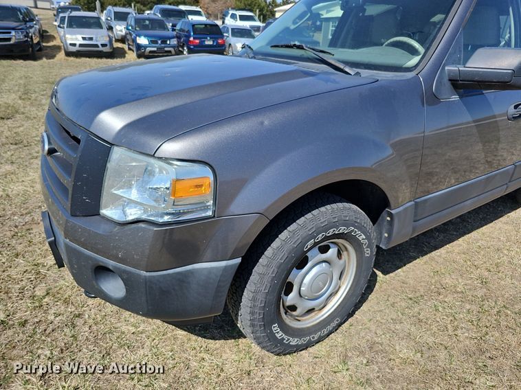 image for item MC9741 2010 Ford Expedition XLT  SUV