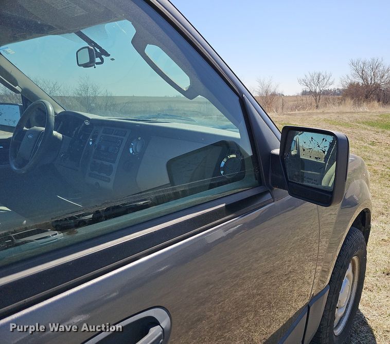 image for item MC9741 2010 Ford Expedition XLT  SUV