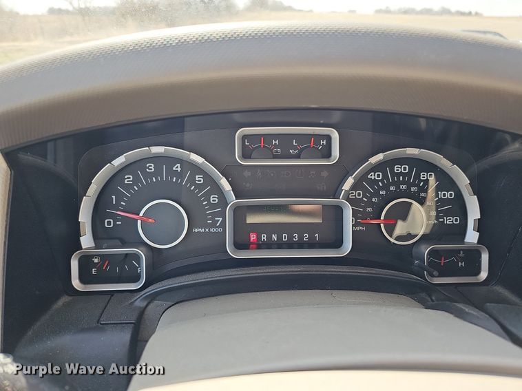 image for item MC9741 2010 Ford Expedition XLT  SUV