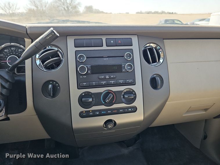 image for item MC9741 2010 Ford Expedition XLT  SUV