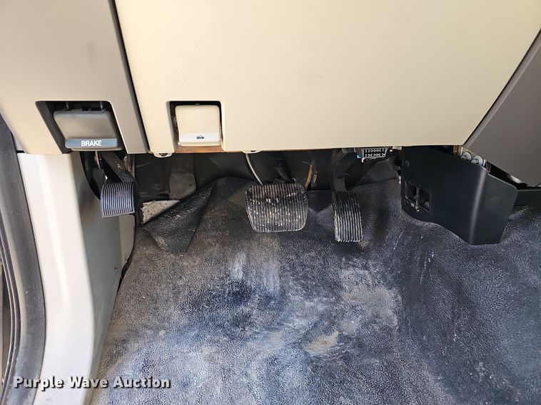 image for item MC9741 2010 Ford Expedition XLT  SUV