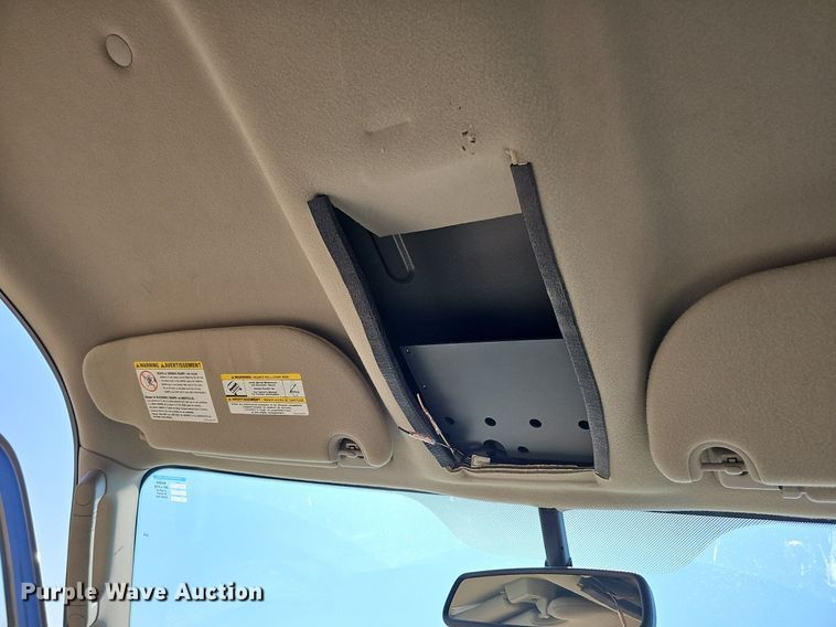 image for item MC9741 2010 Ford Expedition XLT  SUV