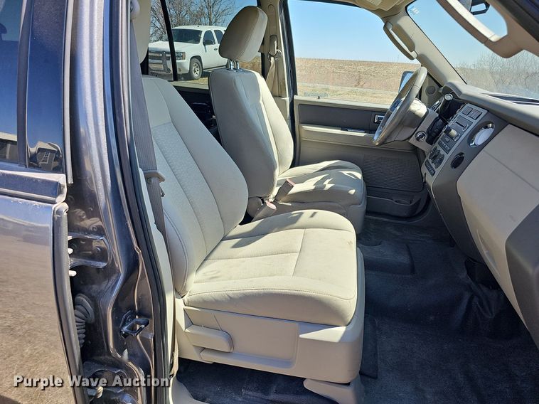 image for item MC9741 2010 Ford Expedition XLT  SUV