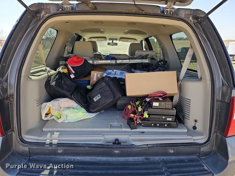 image for item MC9741 2010 Ford Expedition XLT  SUV