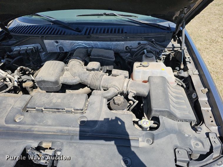 image for item MC9741 2010 Ford Expedition XLT  SUV