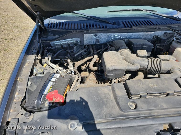 image for item MC9741 2010 Ford Expedition XLT  SUV